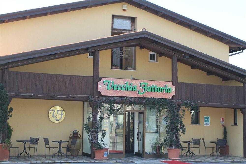 Hotel La Vecchia Fattoria Loreto Zewnętrze zdjęcie