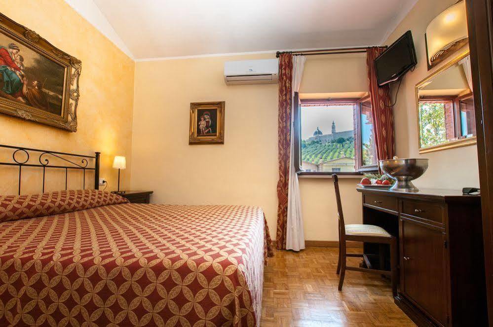 Hotel La Vecchia Fattoria Loreto Zewnętrze zdjęcie